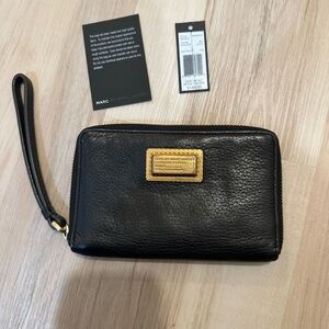 Vintage Marc Jacobs Black Pebble Leather Wallet Wristlet w/ Gold Logo & Hardware